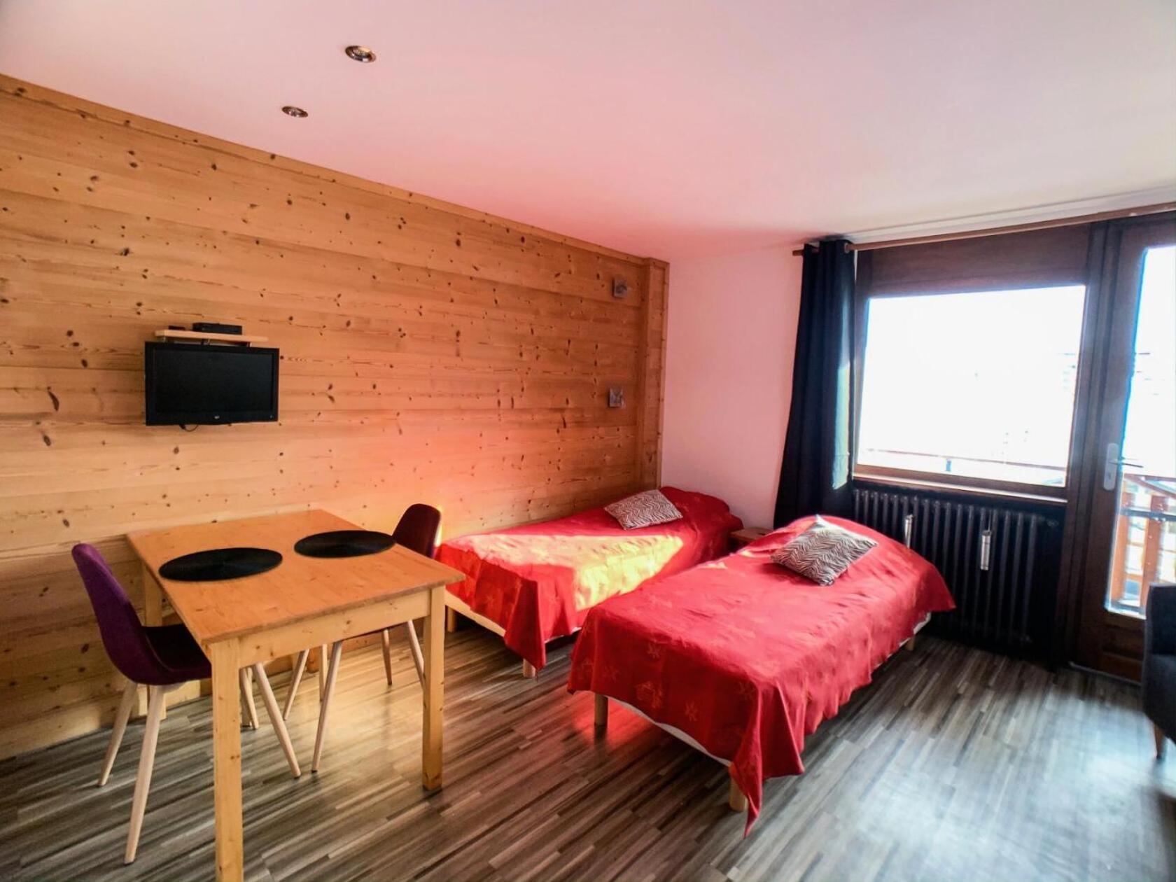 Chaudes Almes - Pour 2 Personnes 714 * Tignes